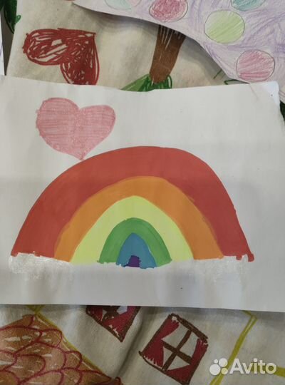 Игрушки, поделки и рисунки