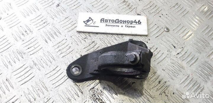 Кронштейн правого привода Renault Megane 3