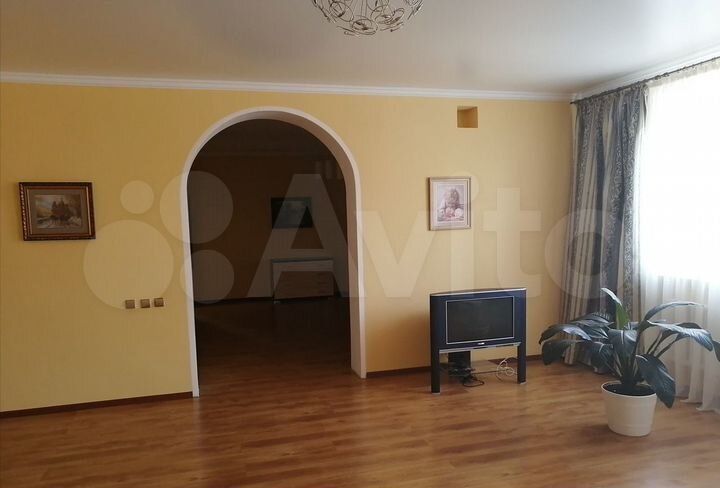 Дом 500 м² на участке 15 сот.