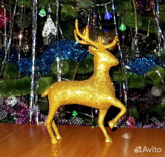 Фигурка - Золотой олень