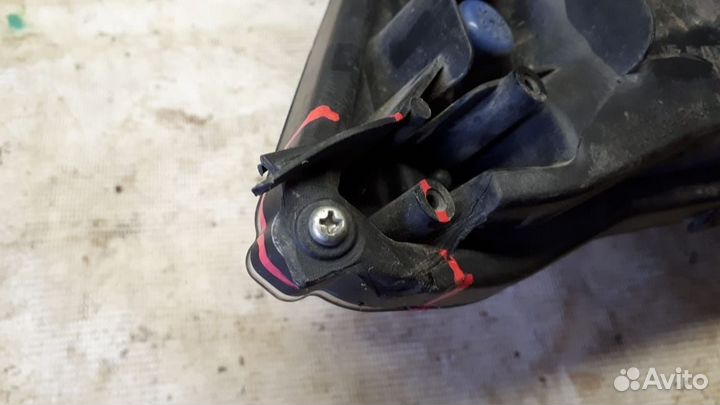 Фара правая Toyota Land Cruiser