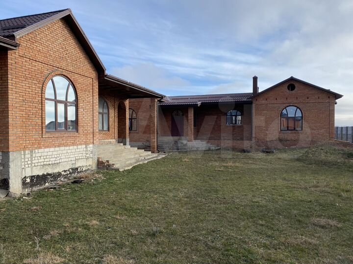 Дом 406 м² на участке 15 сот.