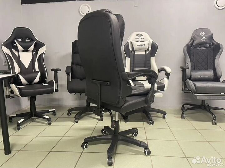Компьютерное игровое кресло геймерское с массажем