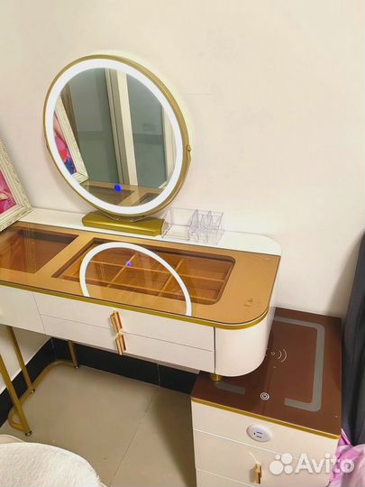 Туалетный столик. Консольный столик