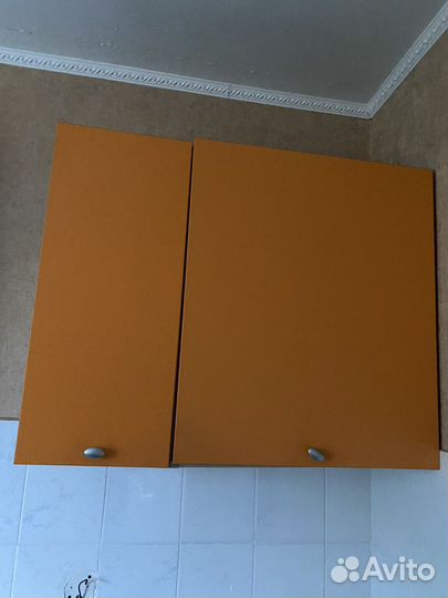 Кухонный навесной шкаф