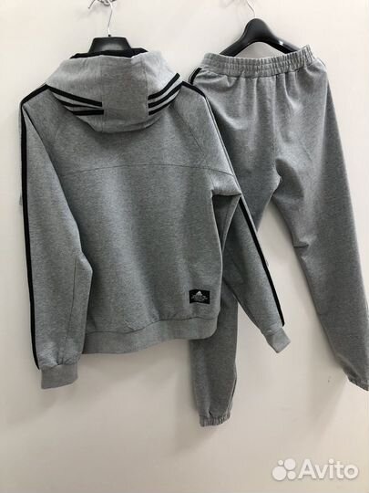 Спортивный костюм adidas