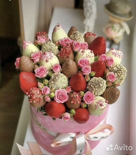 Бенто торты на заказ, клубника в шоколаде