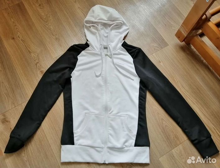 Костюм спортивный женский 44 размер