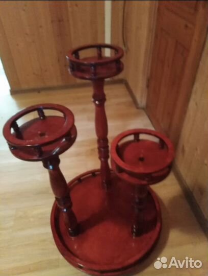 Подставка для цветов деревянная