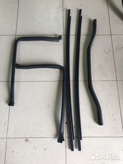 Уплотнители капота Bmw 5 E39