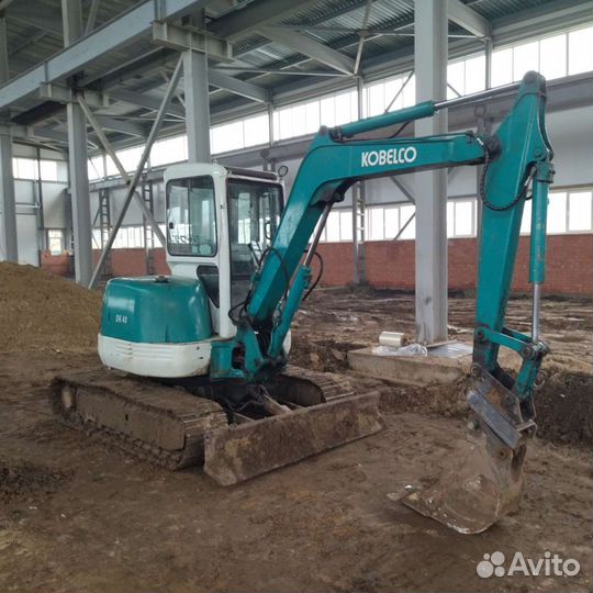 Мини экскаватор и самосвал