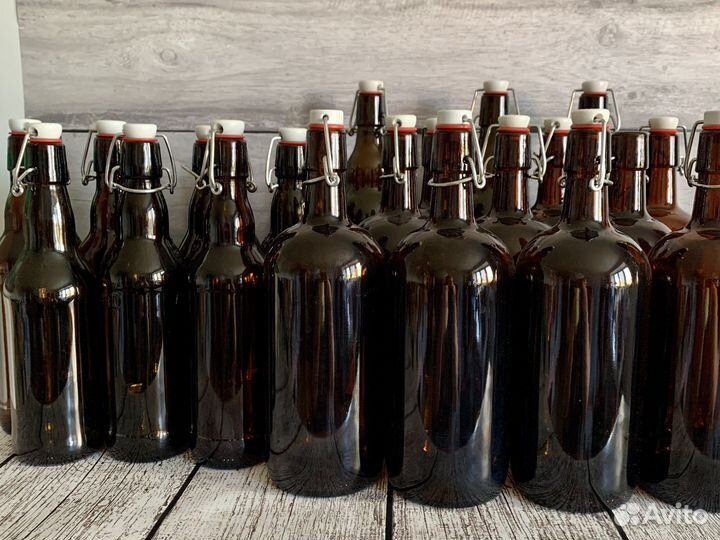 Стеклянные бутылки с бугельной пробкой