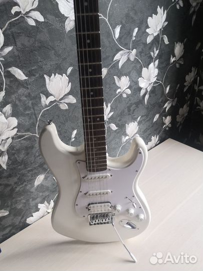 Электро гитара Square Bullet strat HSS tremolo