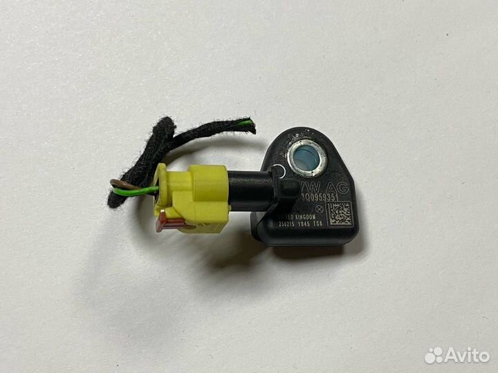 Датчик удара Volkswagen Passat B8 2016 3Q0959351