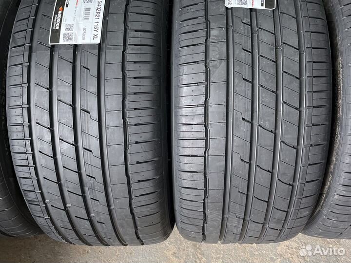 Hankook Ventus S1 Evo3 SUV K127A 315/40 R21 и 275/45 R21 115Y