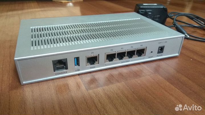 Межсетевой экран Zyxel zywall USG 20 (роутер)