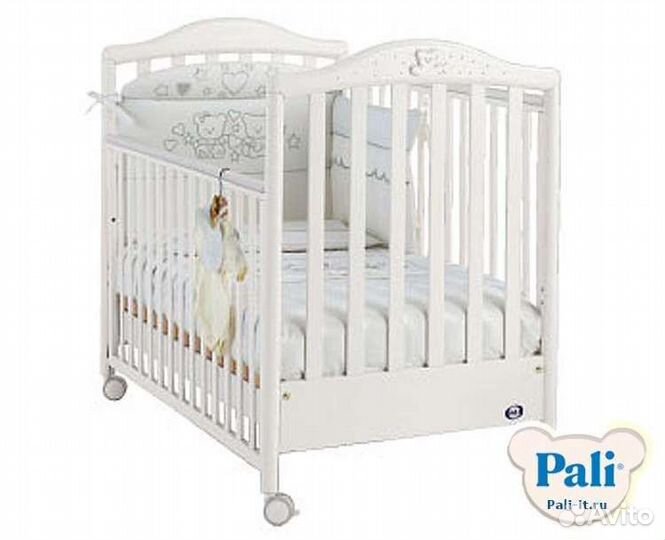 Детская кроватка с ящиком и матрасом