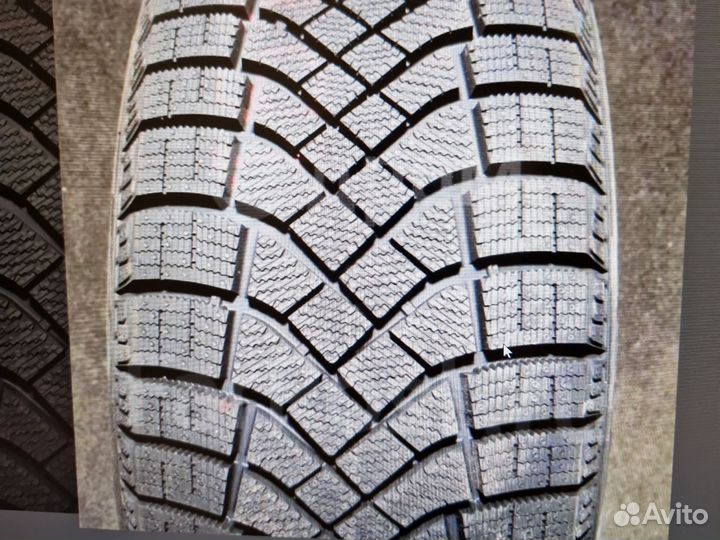 Pirelli Ice Zero 255/50 R20