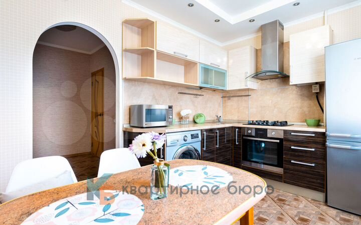 2-к. квартира, 60 м², 4/10 эт.