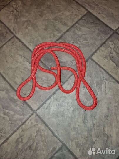 Гимнастическая скакалка