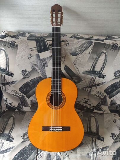 Классическая гитара yamaha c80 с комплектом
