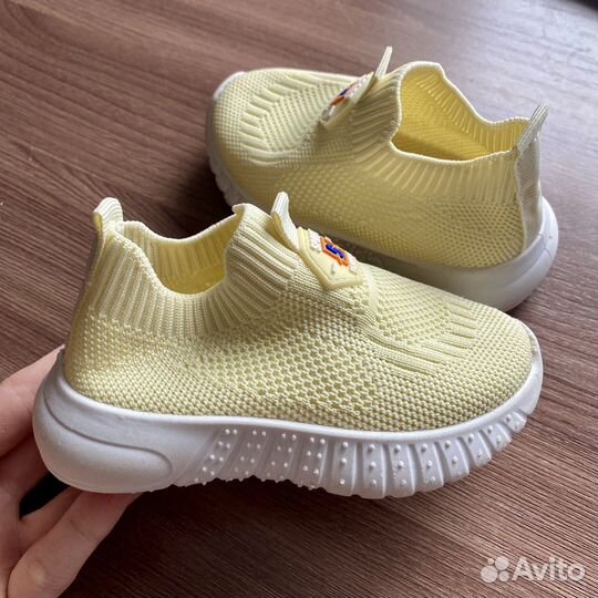 Кроссовки детские