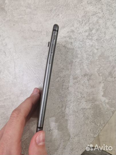 iPhone 8, 64 ГБ