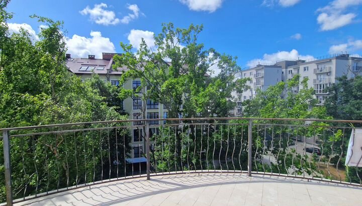 4-к. квартира, 200 м², 4/5 эт.