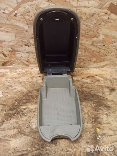 Подлокотник Kia Cerato 1