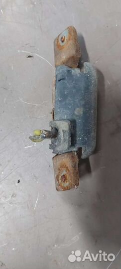 Петля багажника Nissan Serena c23