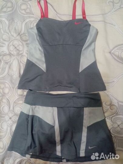 Теннисный костюм Nike на девочку 116-128 см