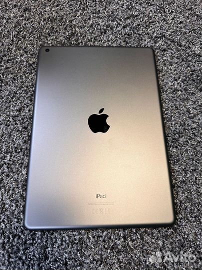 Apple iPad 8 поколения 32GB Wifi + Apple Pencil 1