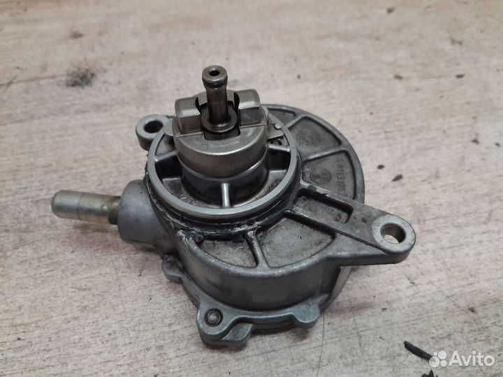 Насос вакуумный Mercedes-Benz Vito W639 (2003—2010)