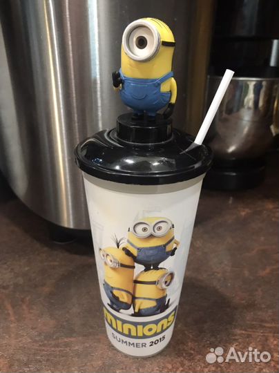 Стаканы с трубочкой