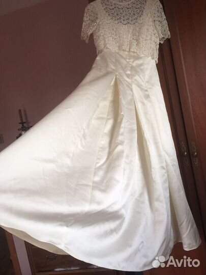 Белое платье