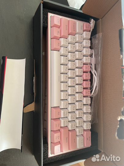 Механическая клавиатура белая