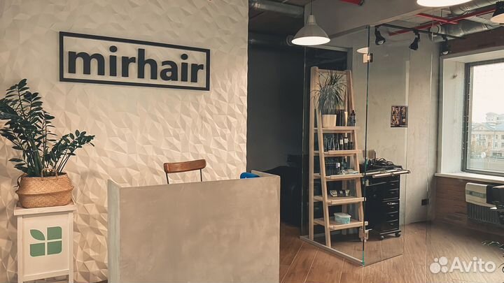 Администратор студии реконструкции волос