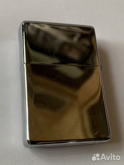 Винтажная сувенирная зажигалка