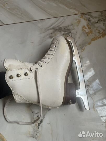 Фигурные коньки jackson