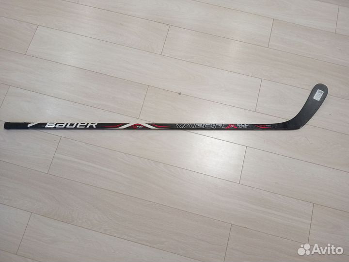 Клюшки хоккейные сломанные