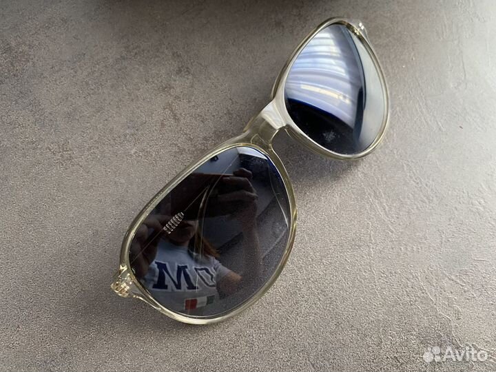 Солнцезащитные очки YSL