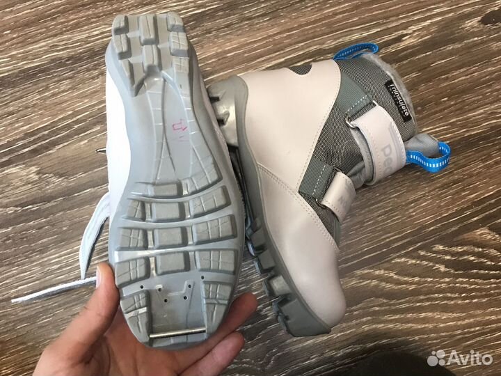 Лыжные ботинки классические детские 34 размер