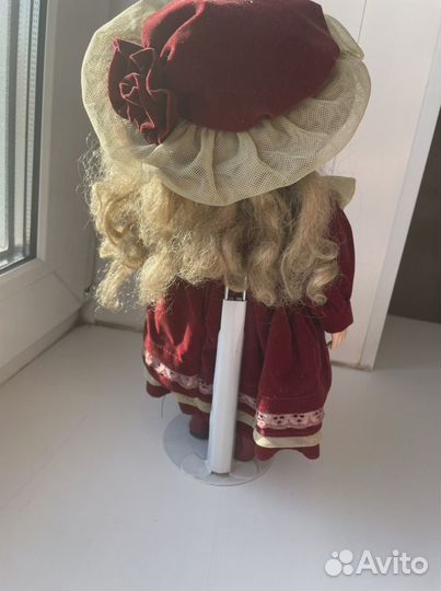 Кукла фарфоровая коллекционная