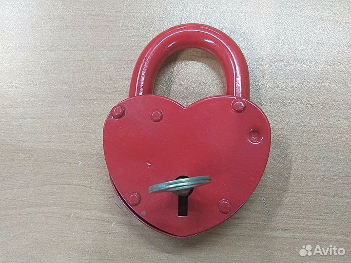 Замок свадебный с гравировкой за 10 минут