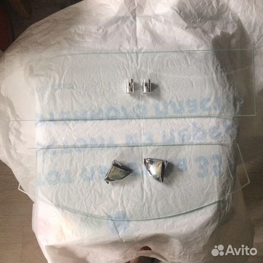 Полка стеклянная для ванной