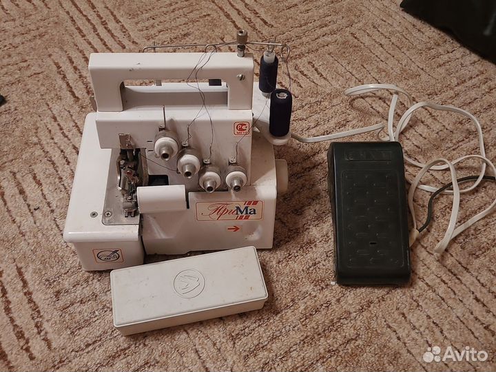 Швейная машина оверлок Прима