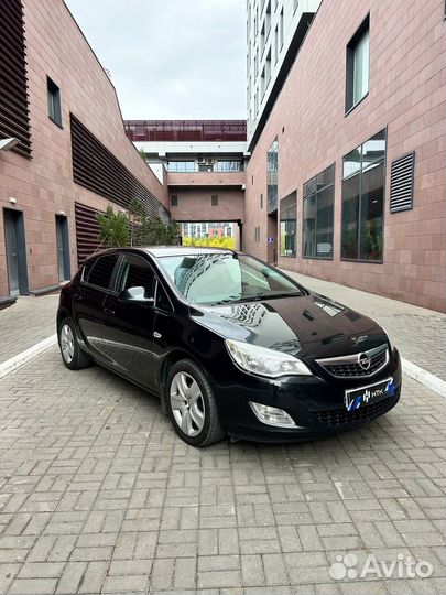 Opel Astra 1.6 AT, 2011, 187 800 км