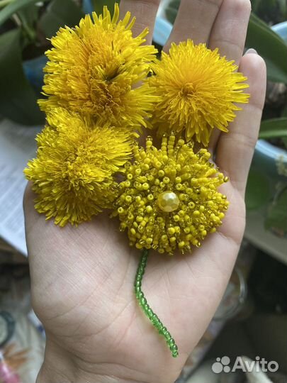 Брошь из бисера