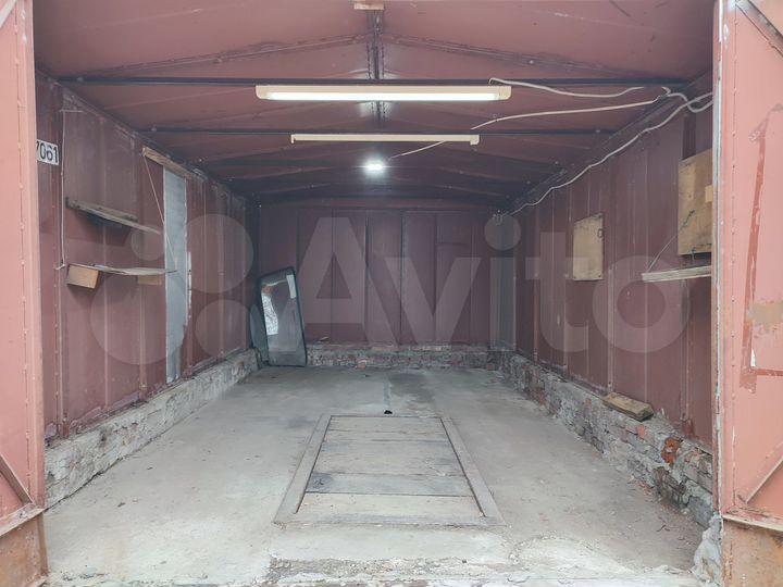 Гараж, > 30 м²