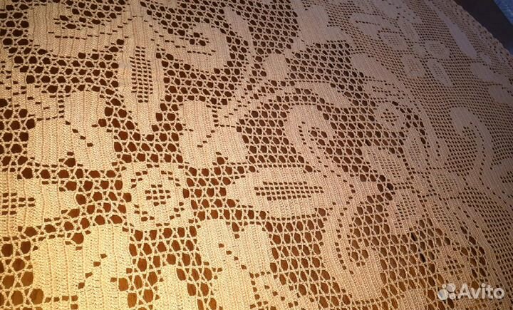 Красивая ажурная скатерть ручной работы